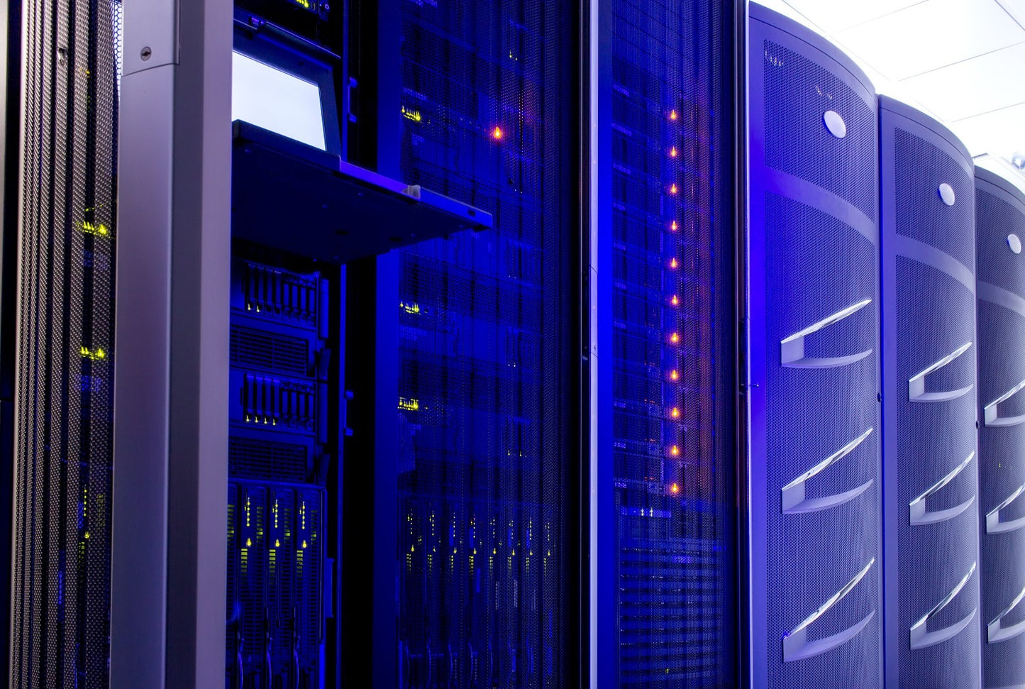 Energy-Efficient Data Cabinet Solution