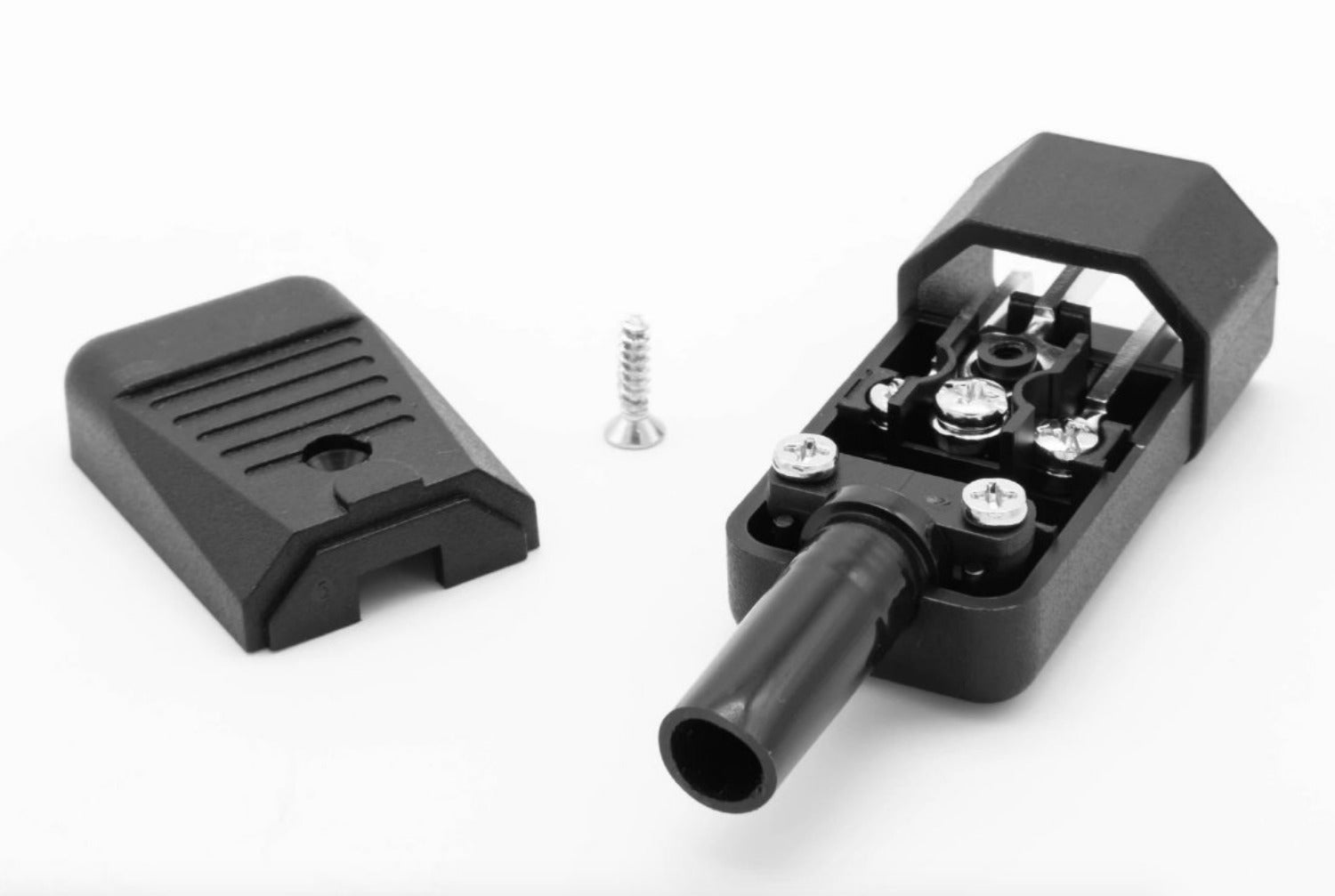 Male plug for electronics